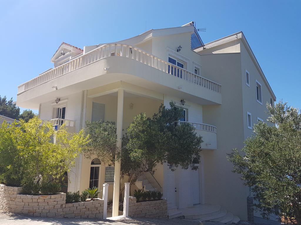 Apartments Vile Holiday Živogošće Buitenkant foto